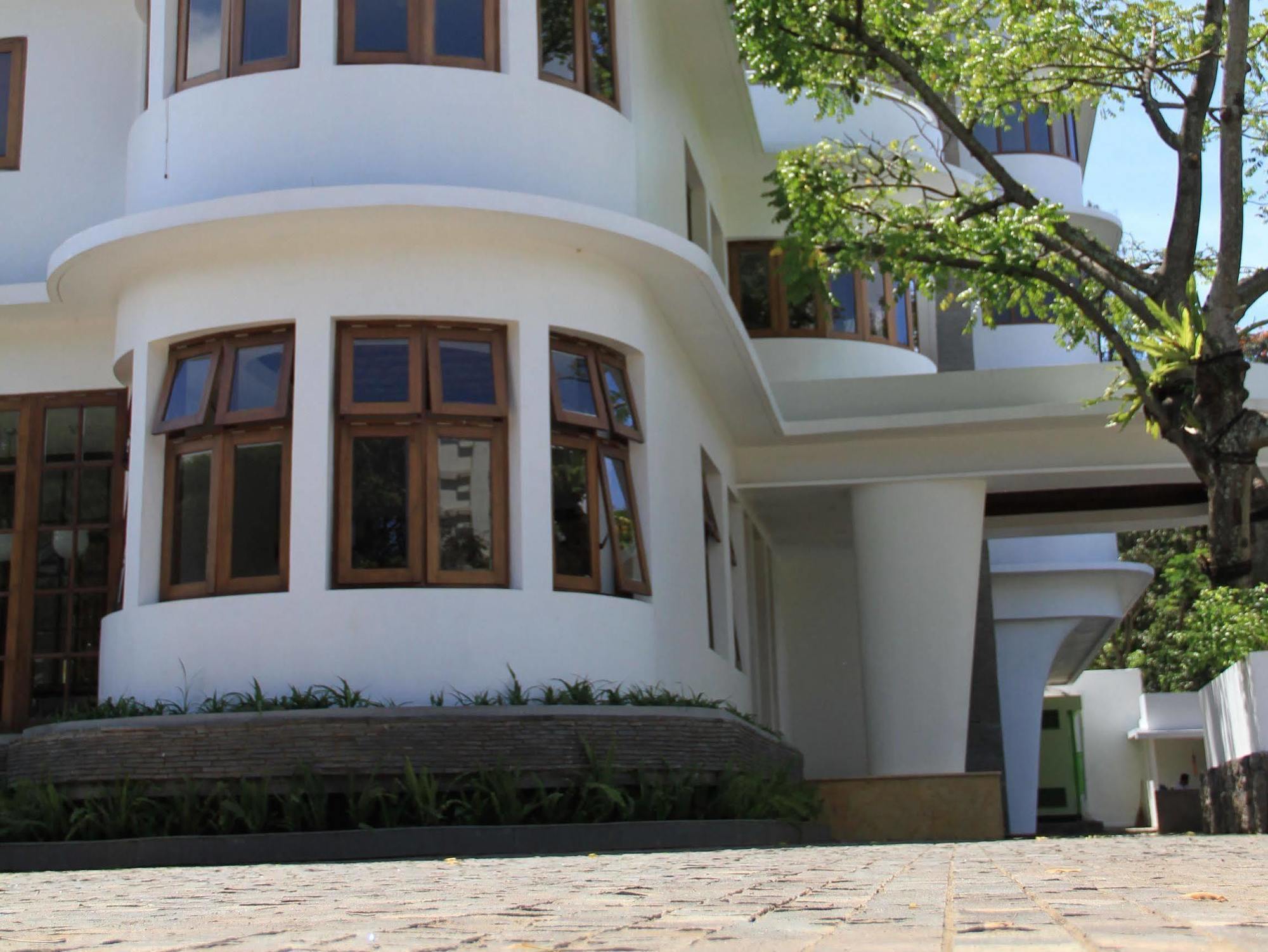 House Sangkuriang Hotel Bandung Luaran gambar